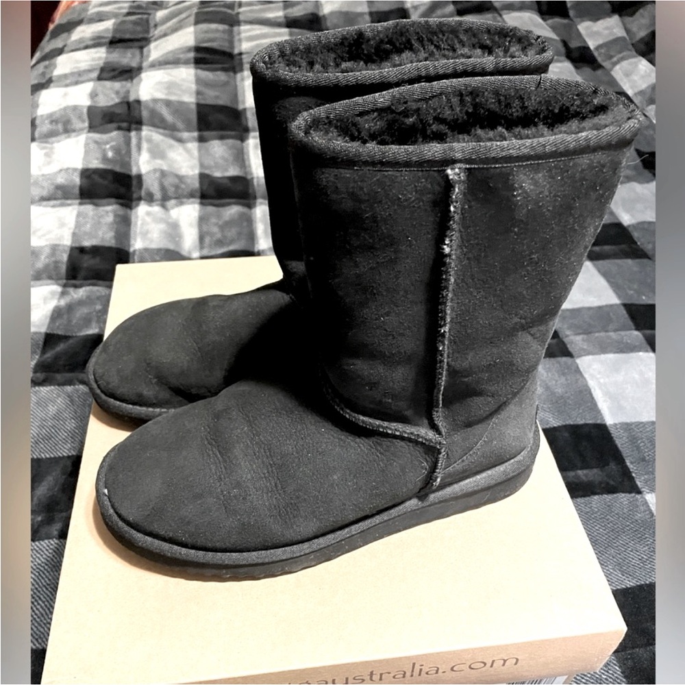Ugg Classic Short Boots